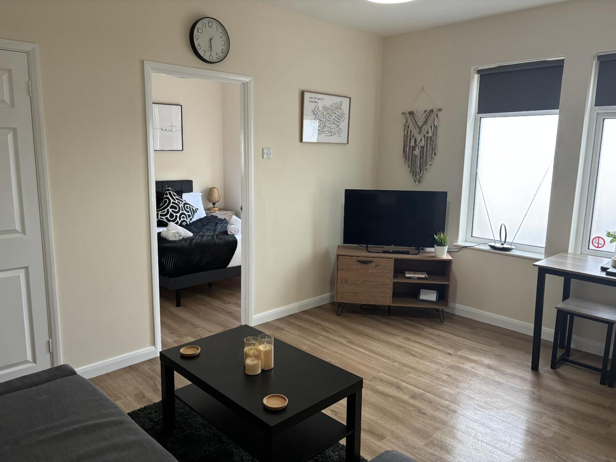 Central - 1 Bed, Cosy Retreat Суиндън Екстериор снимка